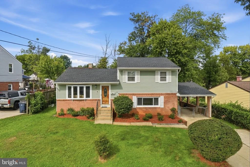Photo of 7518 DOVER LANE