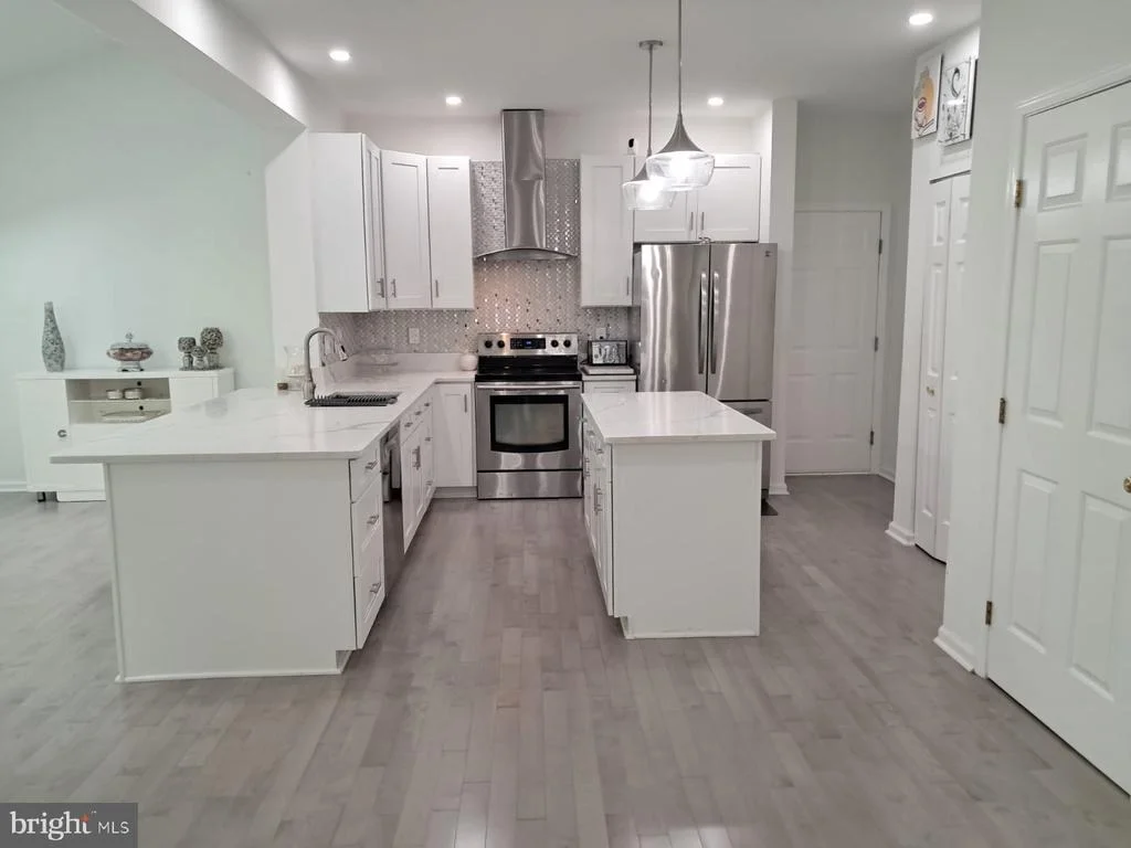 Photo of 33 JADE DRIVE