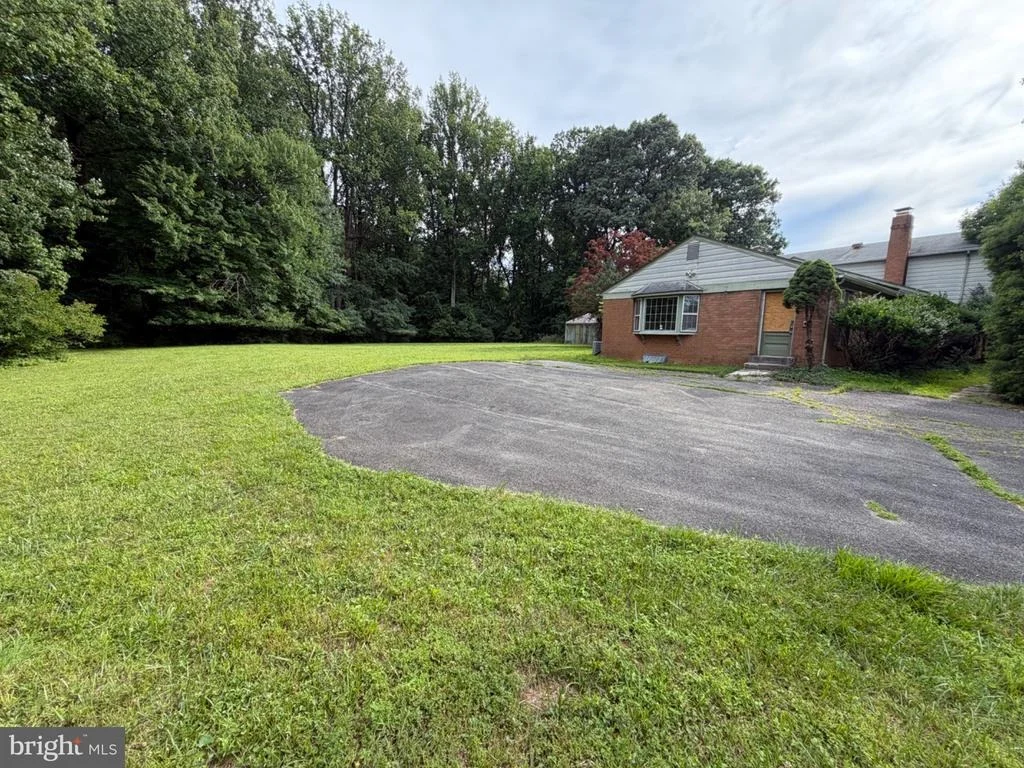Photo of 913 WINDMILL LANE