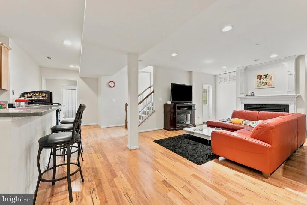 Photo of 44121 RIVERPOINT DRIVE