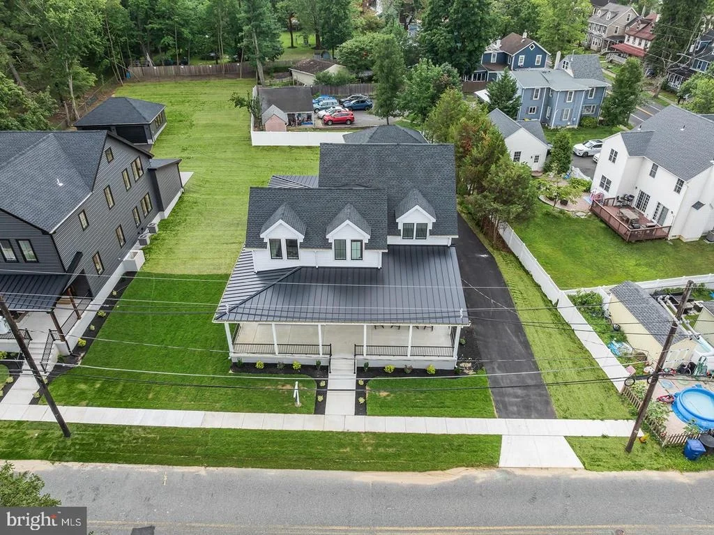 Photo of 6 CHAPEL AVENUE