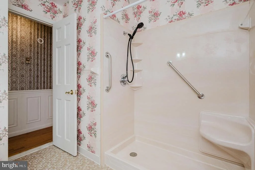 Photo of 1306 GRANDVIEW COURT