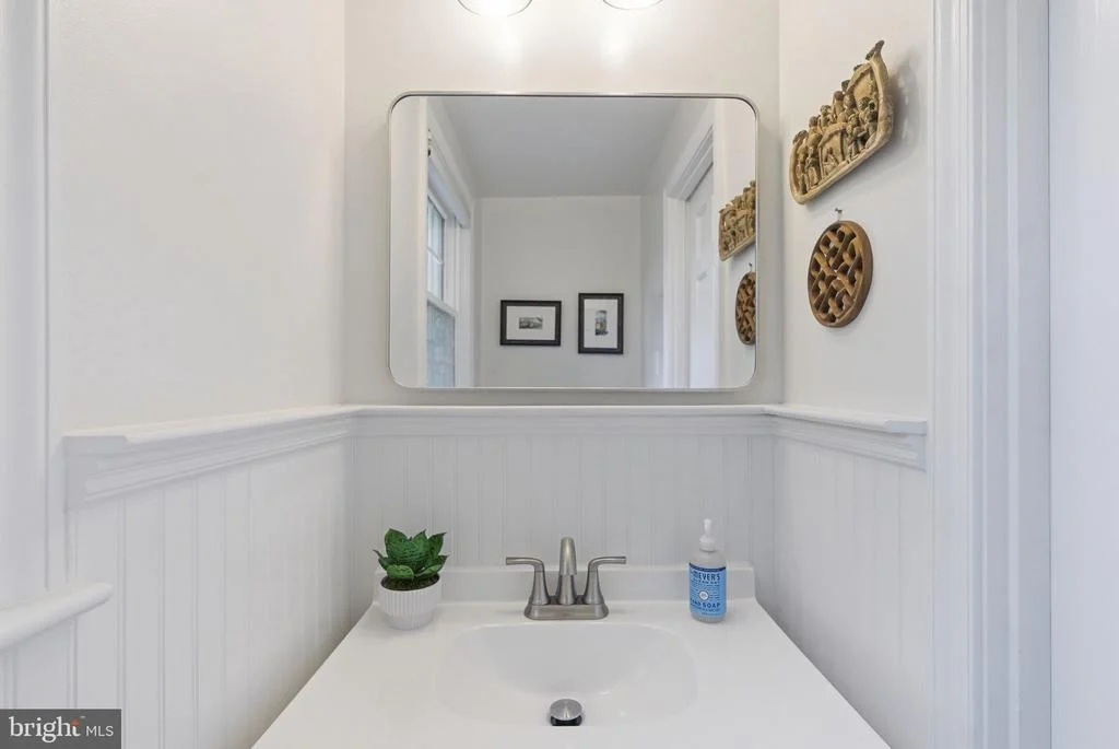 Photo of 1709 WHITE OAK DRIVE