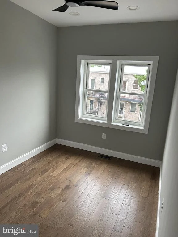 Photo of 928 PERRY PLACE NE