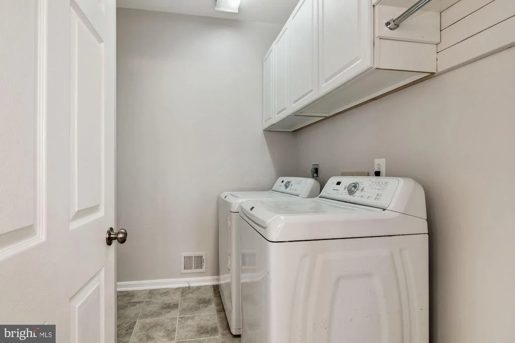 Photo of 8106 DEERCREEK PLACE
