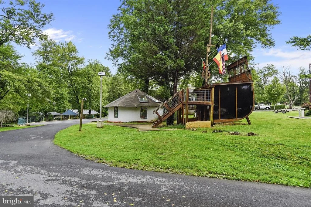 Photo of Unit 38 at 1046 WINDRUSH LANE