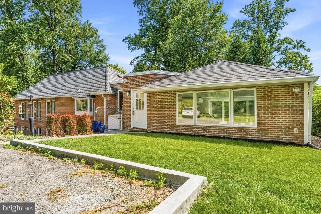 Photo of 9416 HOLBROOK LANE