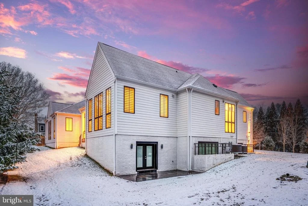 Photo of 908 WALKER ROAD