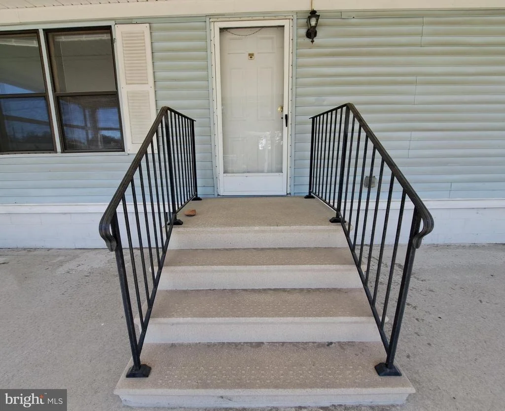 Photo of 6706 WHITELEY ROAD