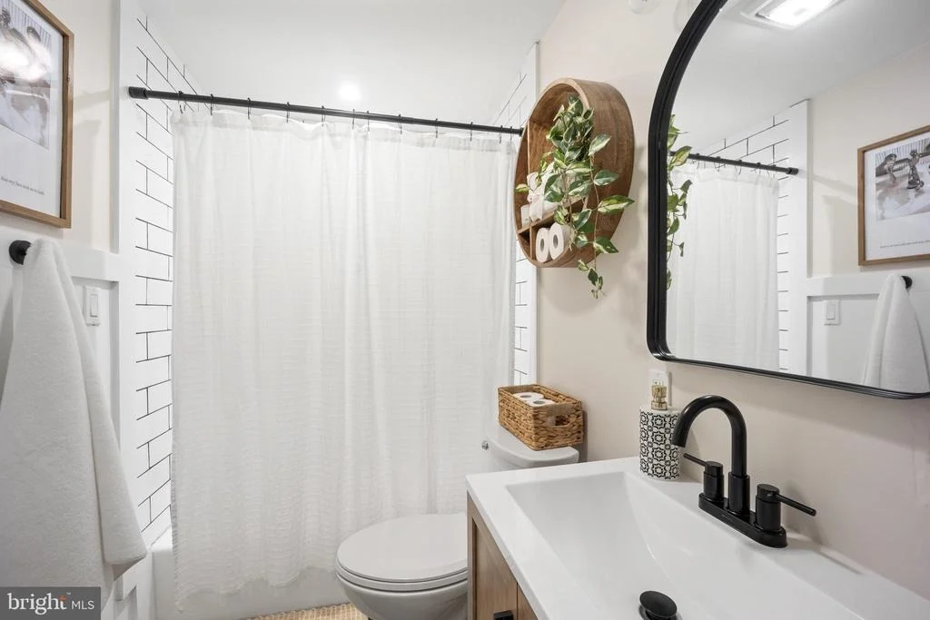 Photo of 1012 MEARNS ROAD