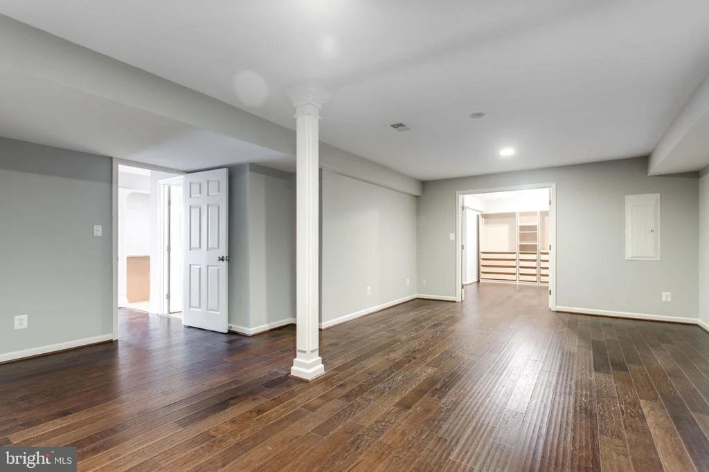 Photo of 6961 TANGLEWOOD DRIVE