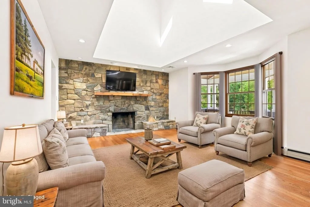 Photo of 318 DUXBURY ROAD