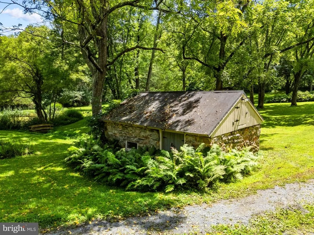 Photo of 39902 THOMAS MILL ROAD