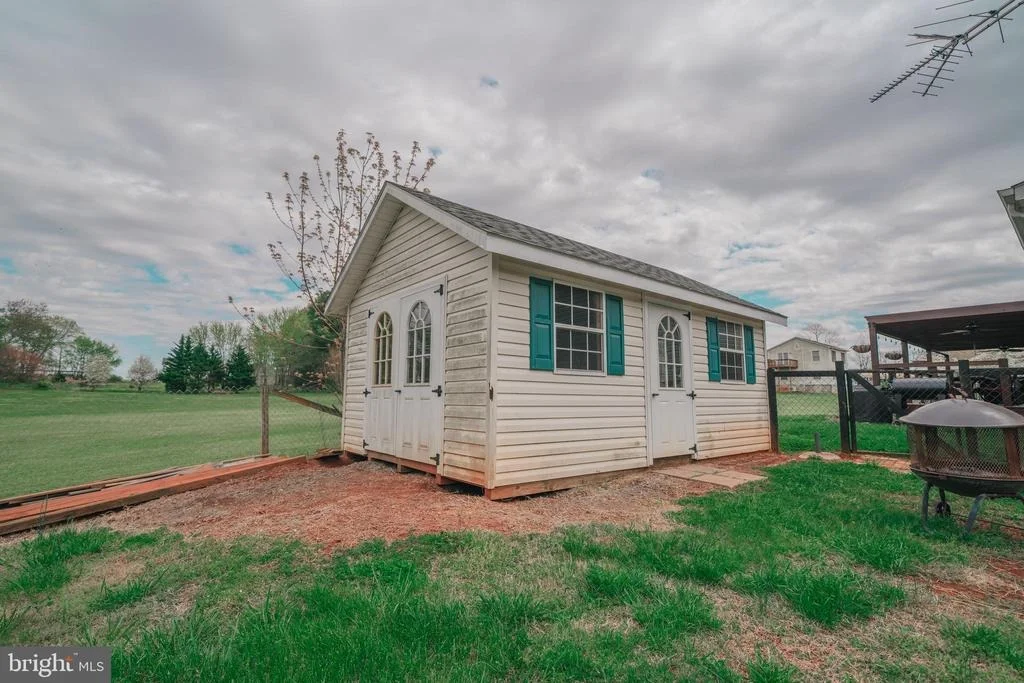 Photo of 15221 WOODCREST DRIVE