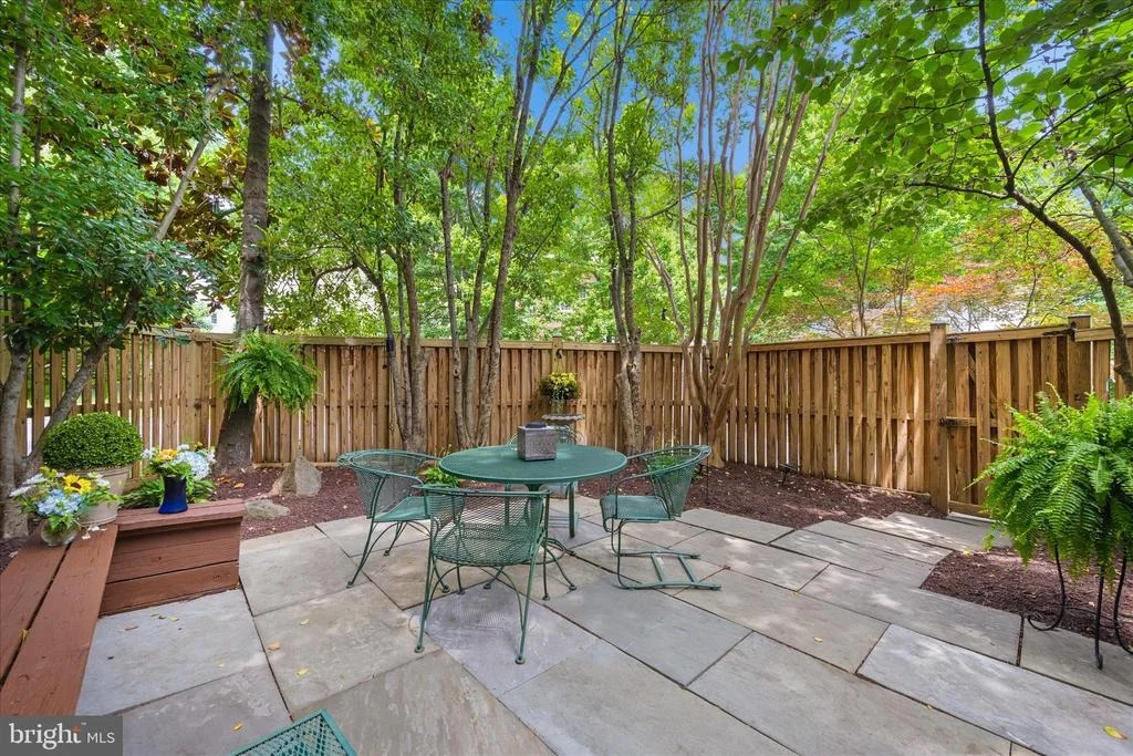 Photo of 8900 ELLSWORTH COURT