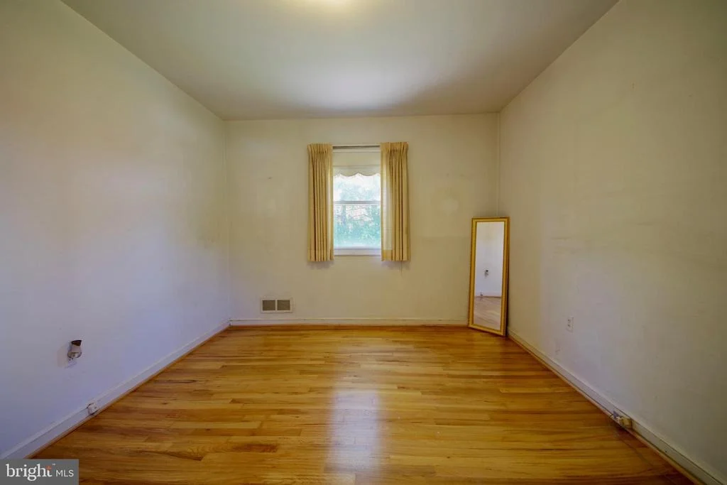 Photo of 10409 ROYALTON TERRACE
