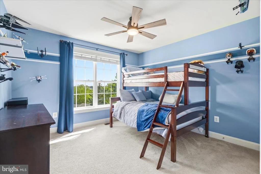 Photo of 2258 W. GREENLEAF DRIVE