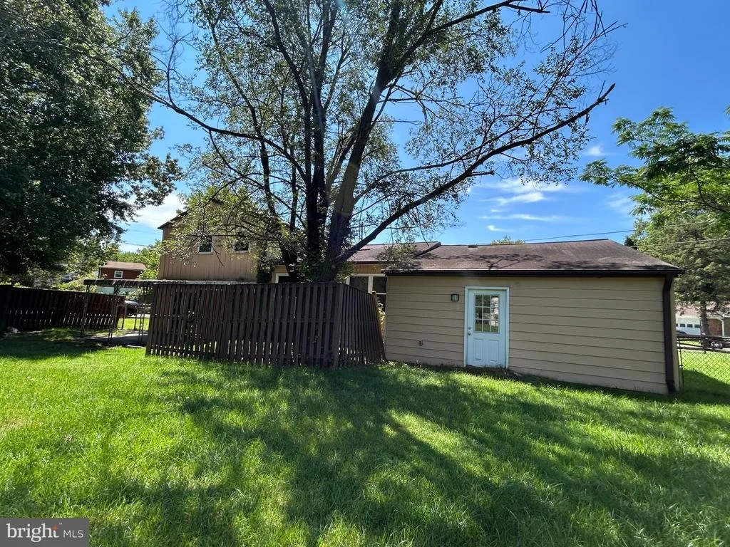 Photo of 9512 SMALL DRIVE