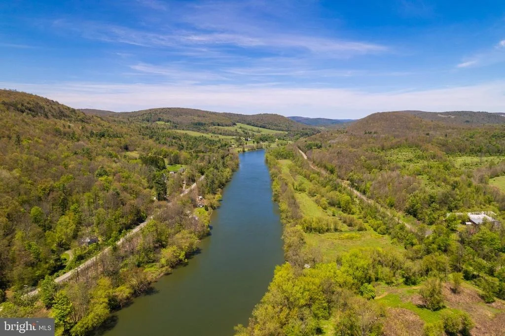 Photo of 007 STATE LINE ROAD