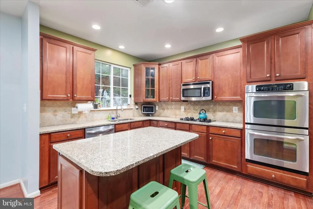 Photo of 660 BEEHIVE WAY