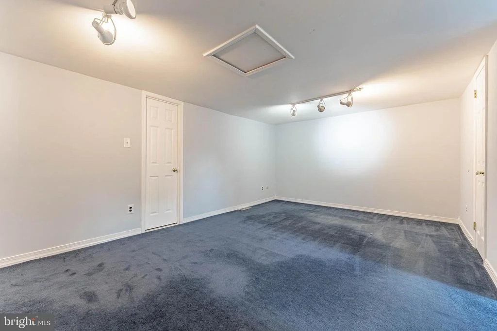 Photo of 11 CHATEAU CIRCLE