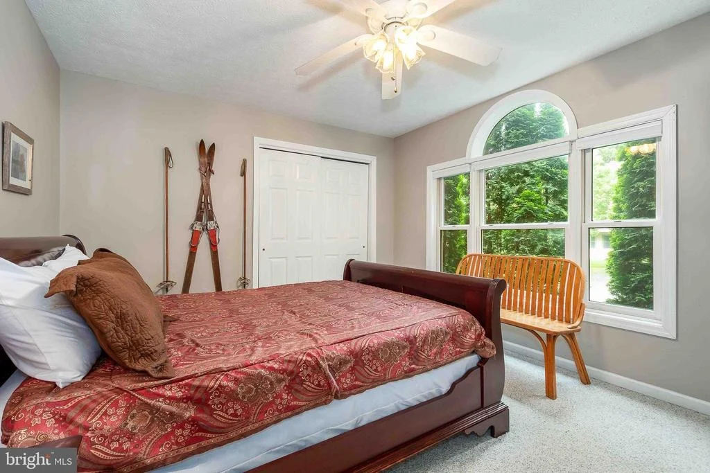 Photo of 305 LAKE POINTE DRIVE