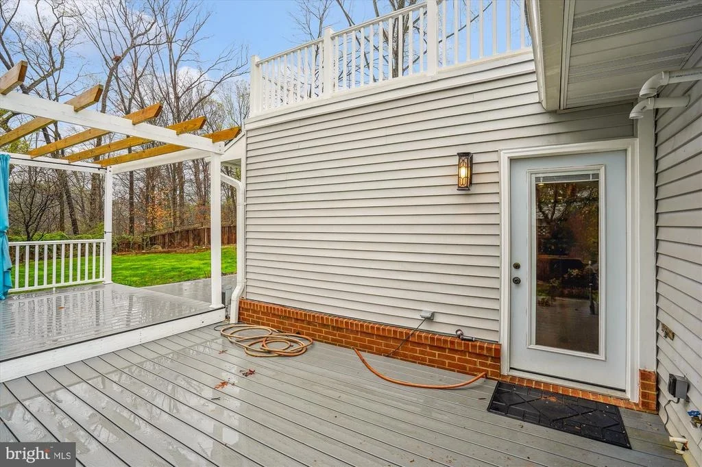 Photo of 5514 INVERCHAPEL ROAD