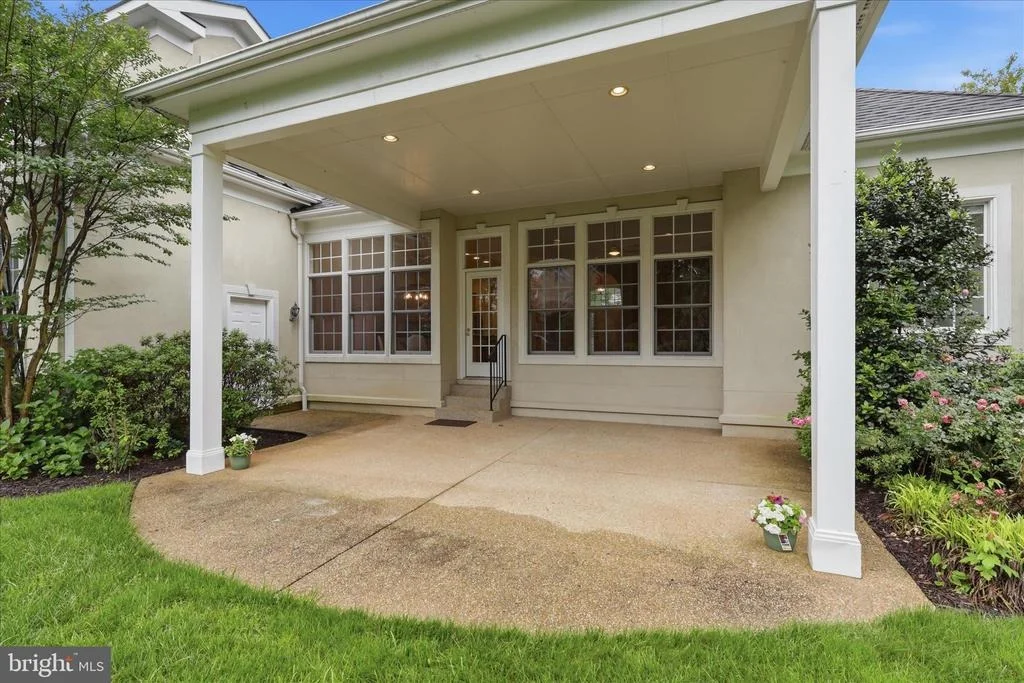 Photo of 8277 ROXBOROUGH LOOP