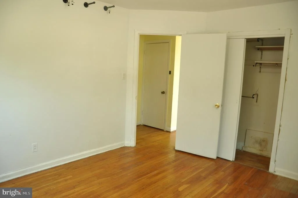 Photo of 11712 VEIRS MILL ROAD