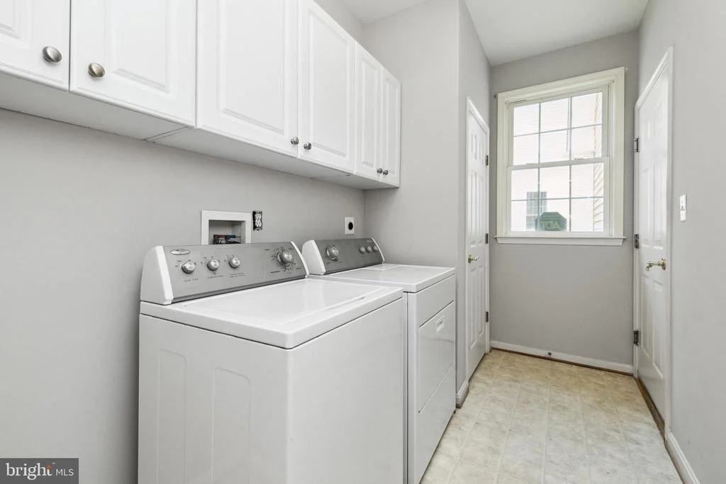 Photo of 457 UNIVERSITY DRIVE