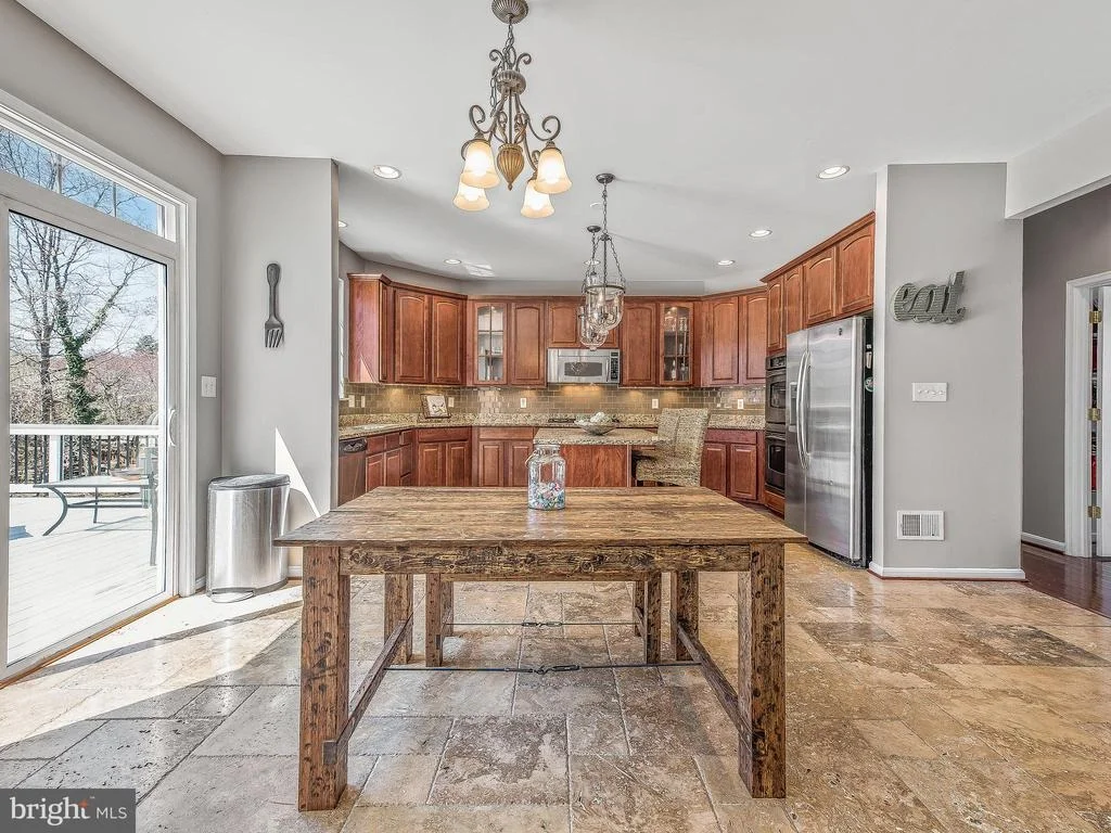 Photo of 6122 CLEMENTS LANE
