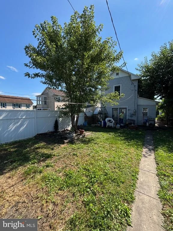 Photo of 202 E ELDER STREET