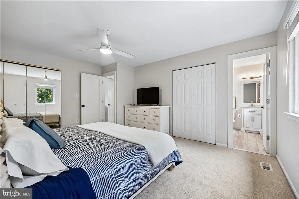 Photo of 24713 CUTSAIL DRIVE