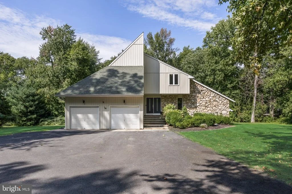 Photo of 1 BLOOMER DRIVE