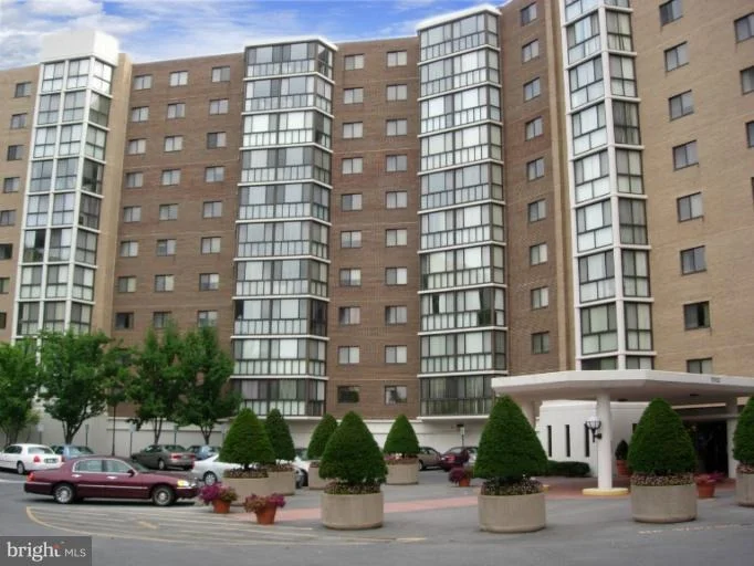 Photo of Unit 710 at 15100 INTERLACHEN DRIVE