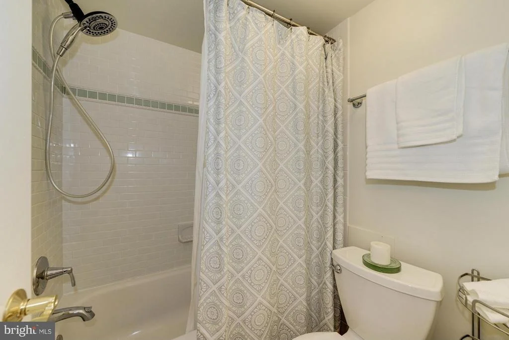 Photo of Unit 908 at 5902 MOUNT EAGLE DRIVE