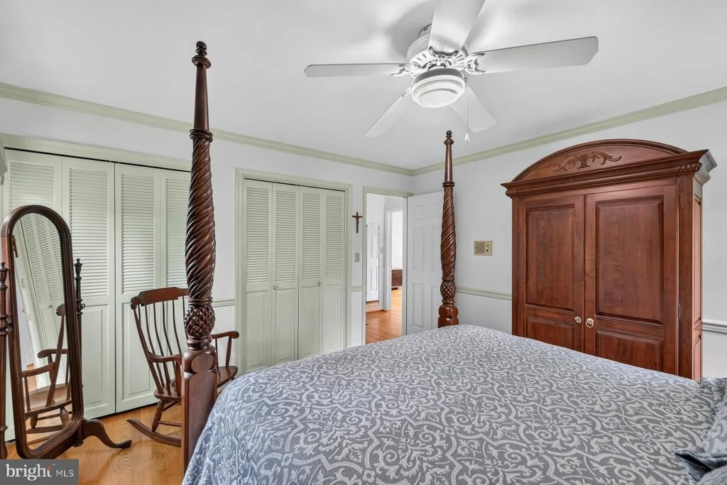 Photo of 6916 SUMMERSWOOD DRIVE