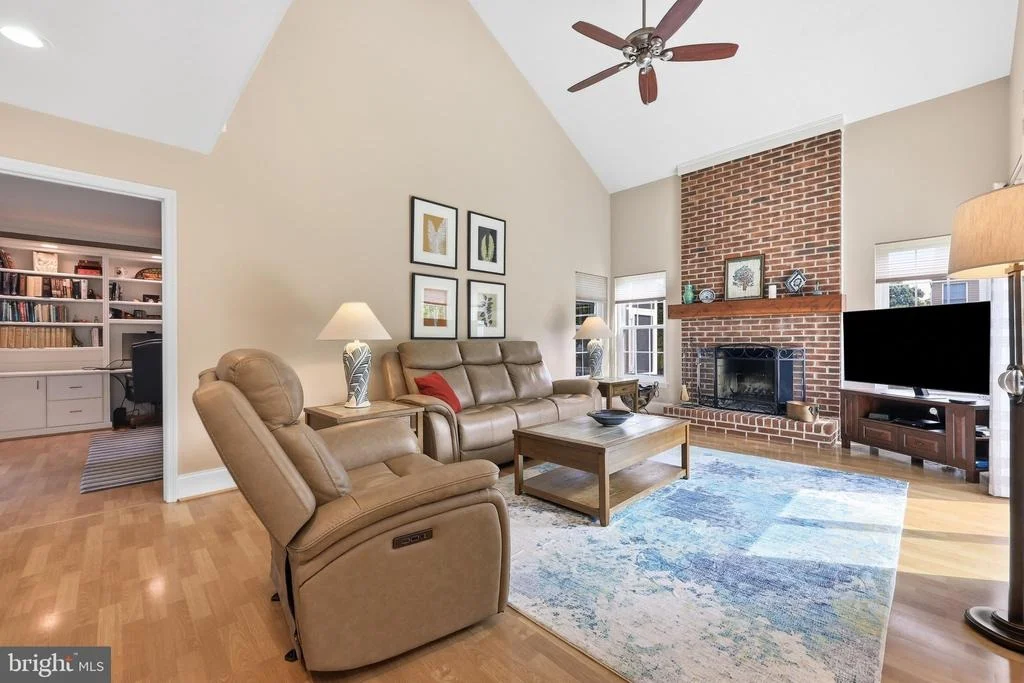 Photo of 6913 SOVEREIGN PLACE