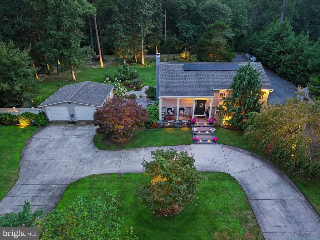 Photo of 211 CAHNT AVENUE
