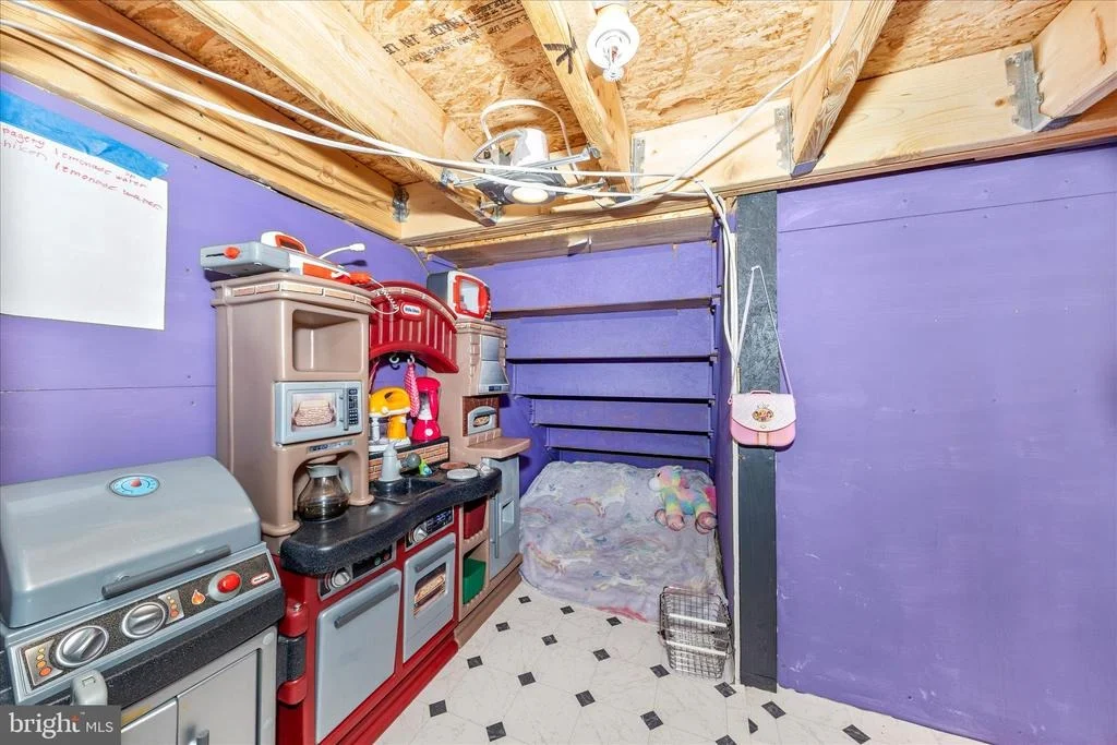 Photo of 825 HOLDEN ROAD
