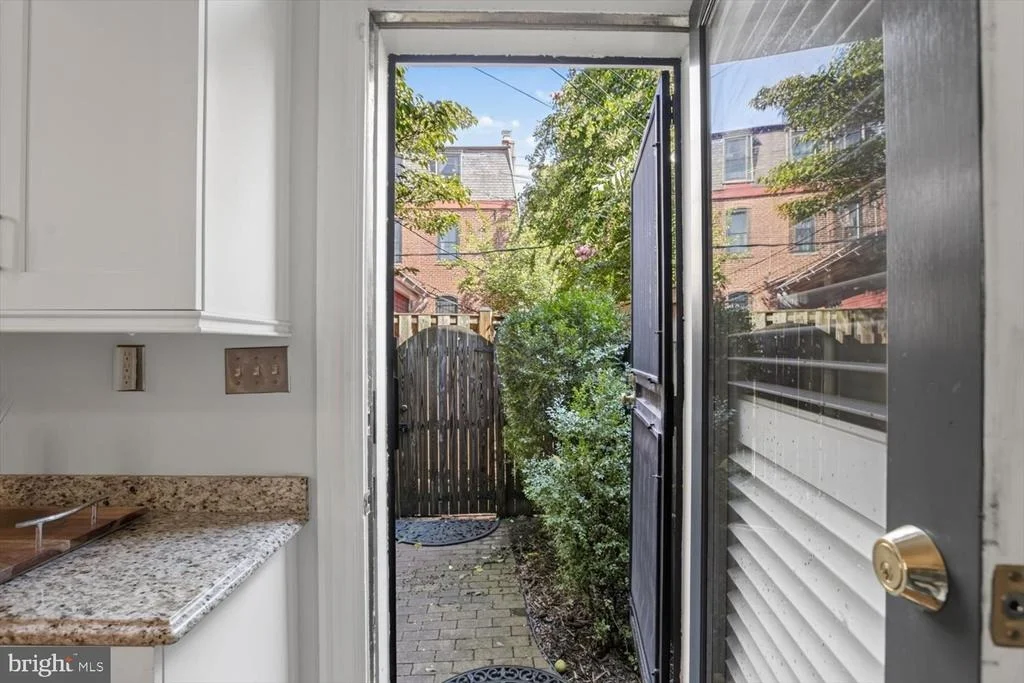 Photo of 304 A STREET SE