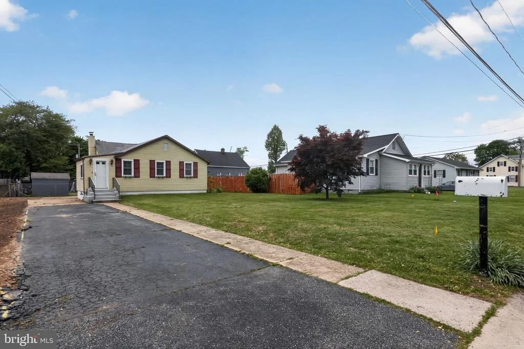 Photo of 202 MINQUADALE BOULEVARD