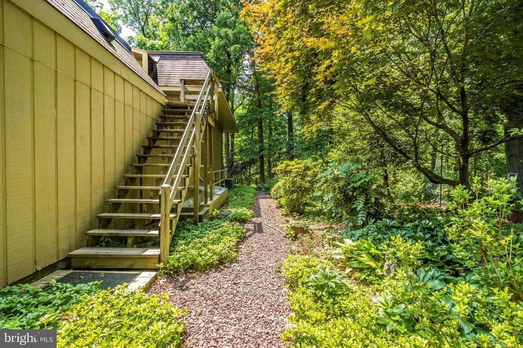 Photo of 13800 CREST HILL LANE