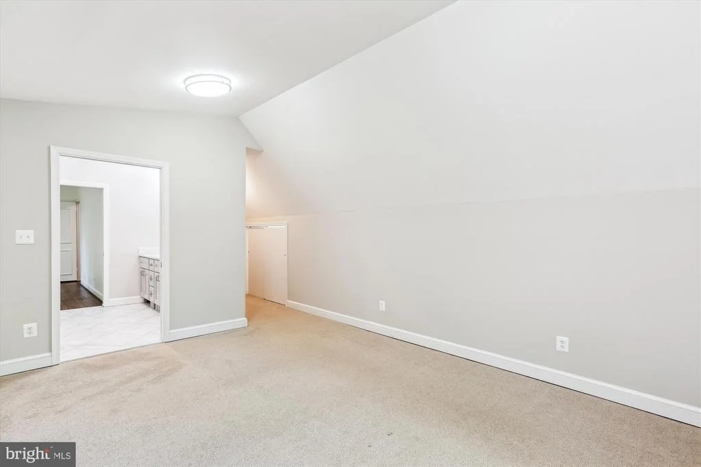 Photo of 813 MIDLAND ROAD