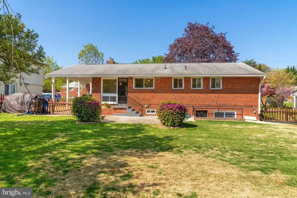 Photo of 1509 VIVIAN PLACE