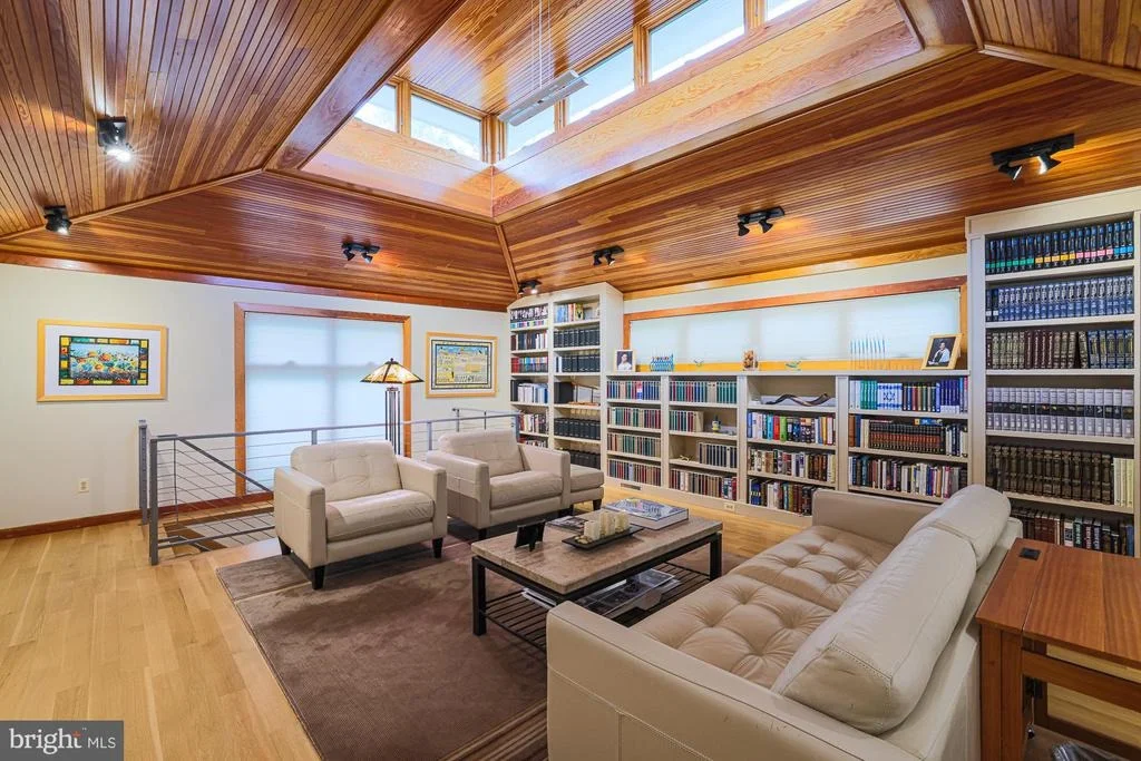 Photo of 6300 SHELRICK DRIVE