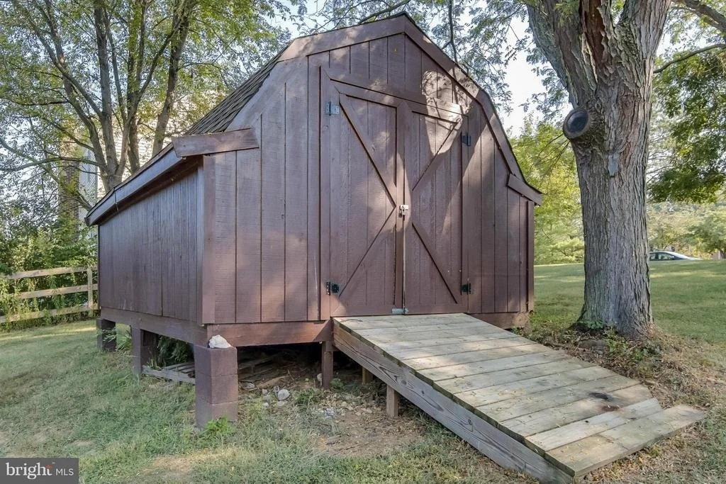 Photo of 7306 COUNTRYSIDE DRIVE