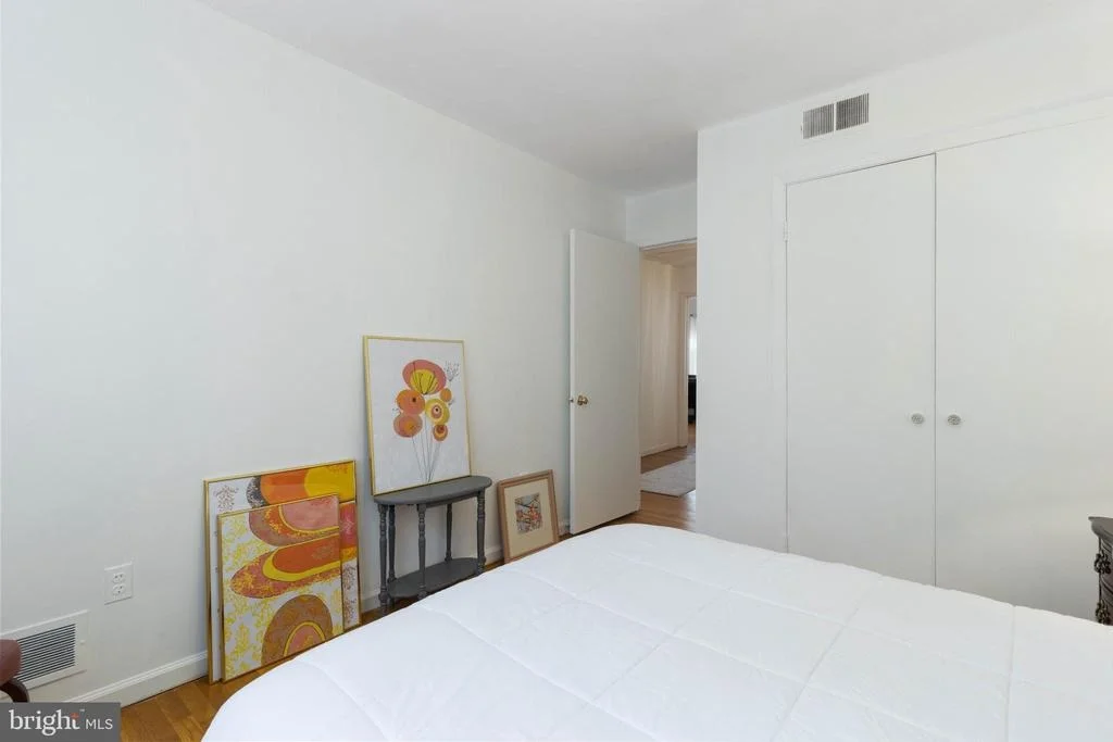 Photo of 2609 VILLAGE LANE