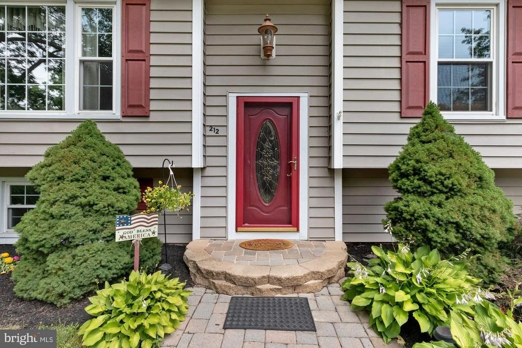 Photo of 212 WELDON ROAD