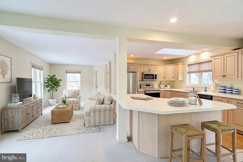Photo of 208 POND VIEW DRIVE